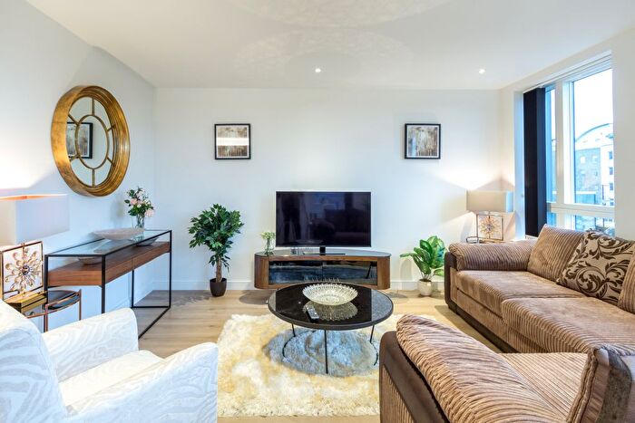 2 Bedroom Flat To Rent In Heritage Place, Brentford, TW8