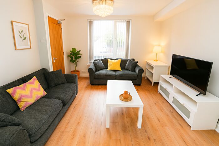 6 Bedroom House To Rent In Lumley Road, Leeds, LS4