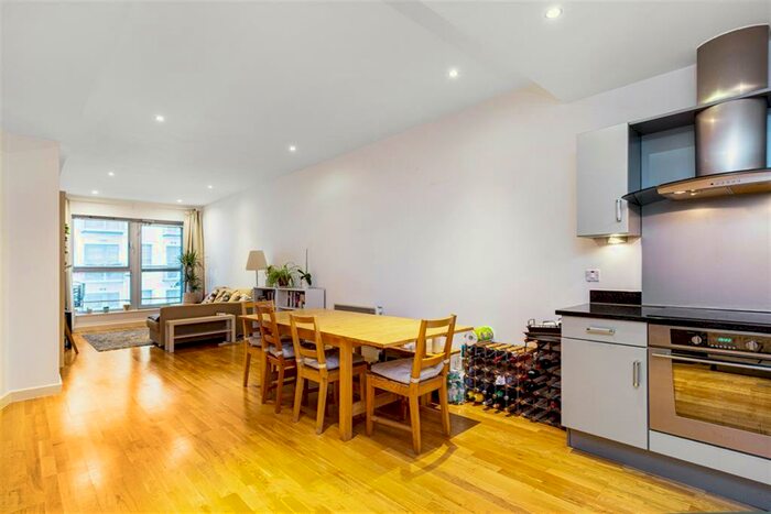 2 Bedroom Apartment To Rent In Southgate Road, N1