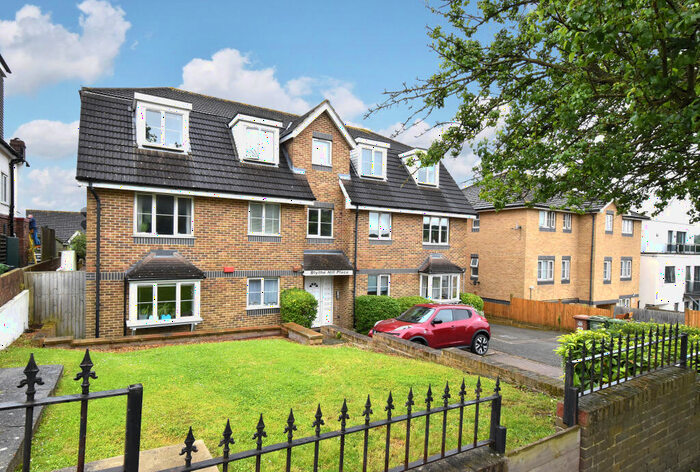 2 Bedroom Flat To Rent In Brockley Park, SE23