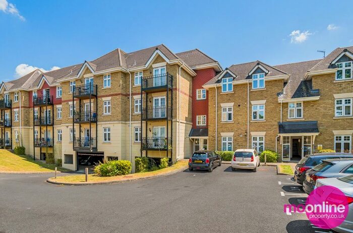 2 Bedroom Flat For Sale In London Road, Bushey, Hertfordshire, WD23