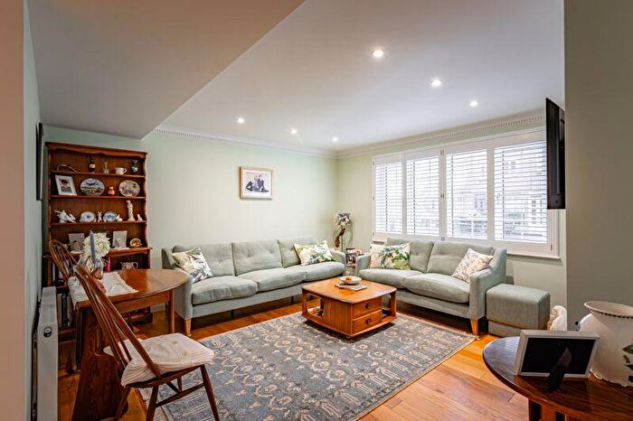 2 Bedroom Flat For Sale In Grand Parade, Old Portsmouth, PO1