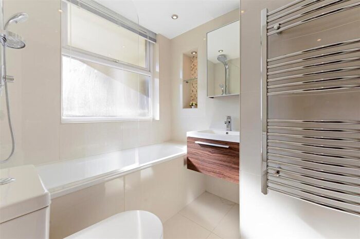 3 Bedroom Flat To Rent In St. Johns Wood Park, St Johns Wood, NW8