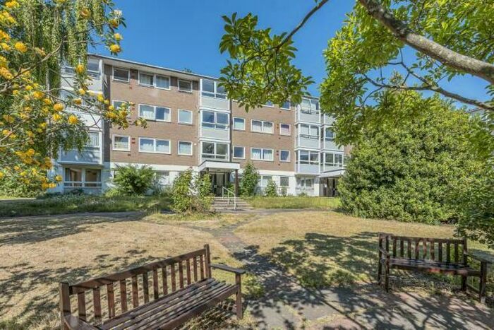 2 Bedroom Apartment To Rent In Southfield Park, East Oxford, OX4