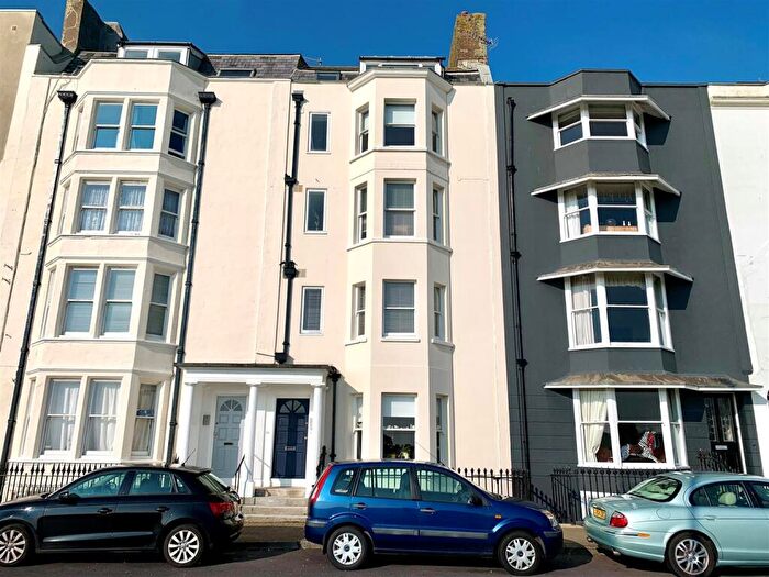 1 Bedroom Apartment To Rent In South Terrace, Littlehampton, BN17
