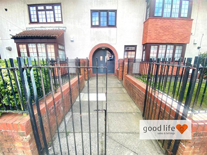 2 Bedroom Flat For Sale In Anglesey Road, Farringdon, Sunderland, SR3