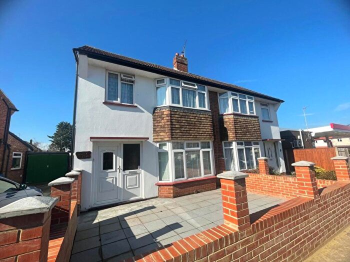 3 Bedroom Semi-Detached House To Rent In Greenacre, Windsor, Berkshire, SL4