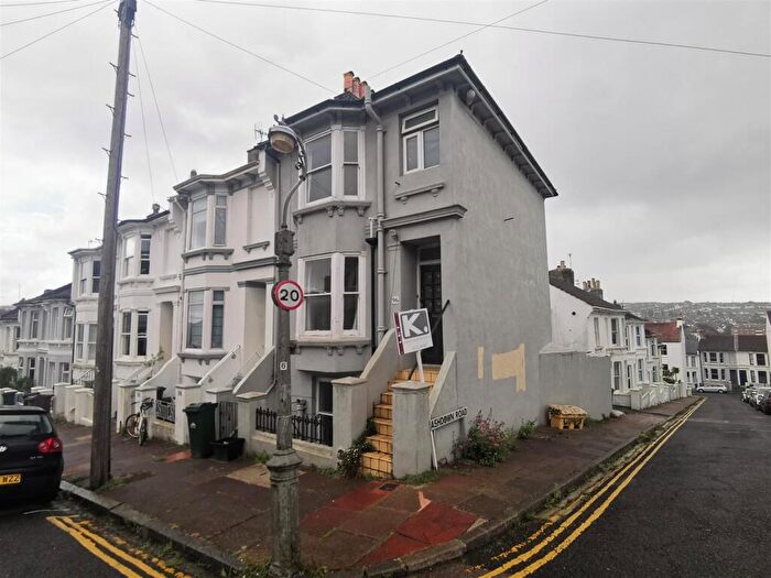 4 Bedroom End Of Terrace House To Rent In Richmond Road, Brighton, BN2