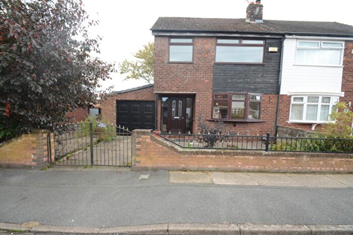 3 Bedroom Semi-Detached House For Sale In Heather Avenue, Droylsden, M43