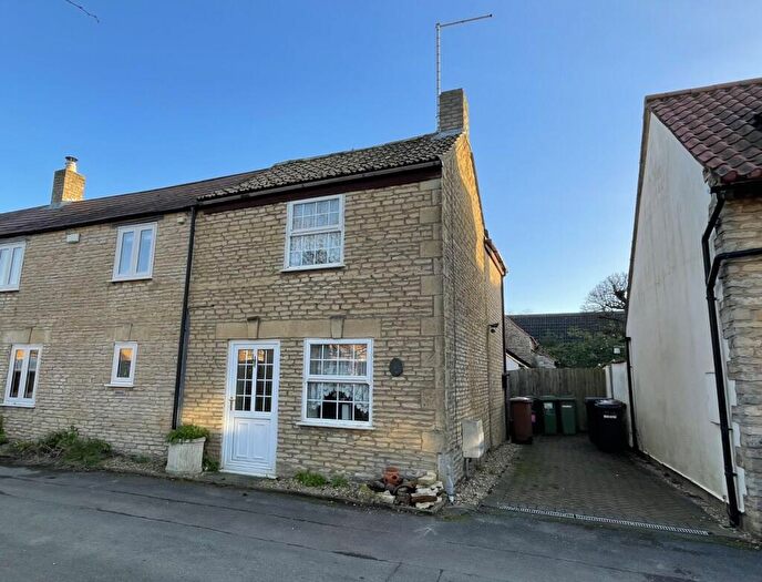 2 Bedroom Semi-Detached House For Sale In The Pingle: Northborough, PE6