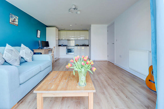 1 Bedroom Flat For Sale In Newsom Place, Manor Road, St. Albans, AL1