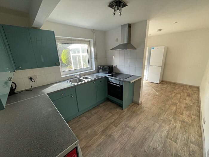 4 Bedroom Semi-Detached House To Rent In Crown Gardens, Canterbury, CT2