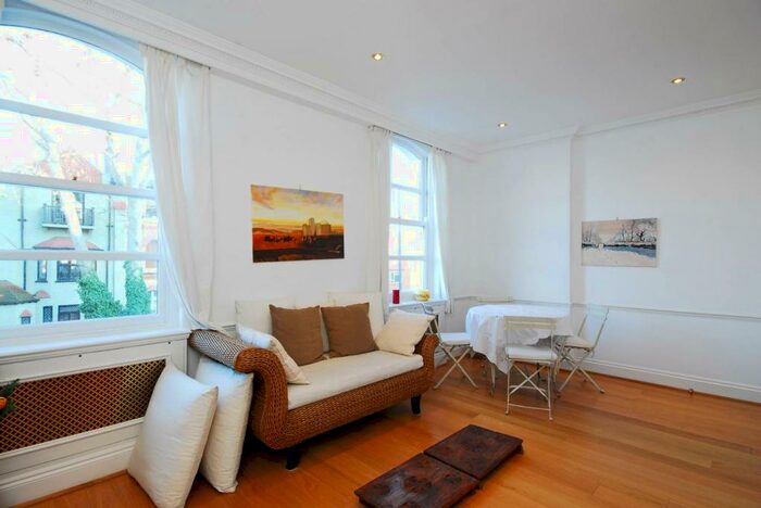 2 Bedroom Flat To Rent In Edith Grove, Chelsea, London, SW10