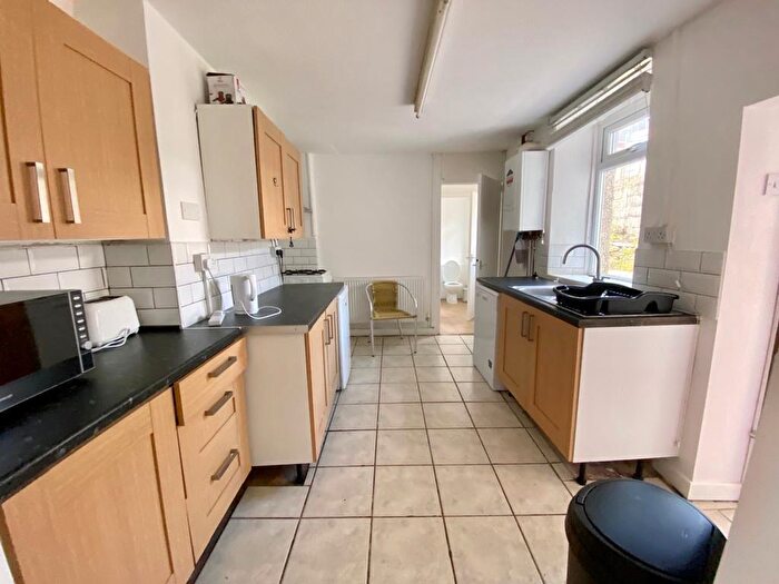 5 Bedroom End Of Terrace House To Rent In Old Park Terrace, Treforest, CF37