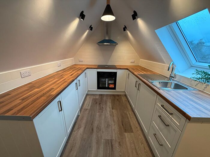 2 Bedroom Flat To Rent In Chardmore Road, London, N16