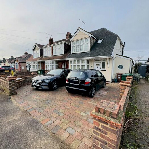 3 Bedroom Semi-Detached House To Rent In Chattern Road, Ashford, TW15