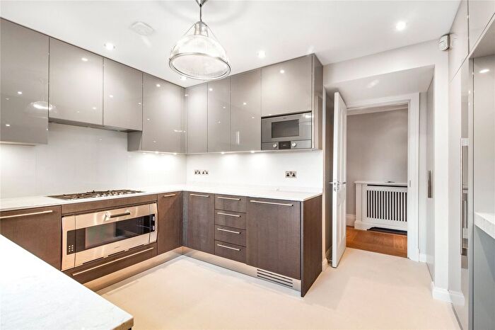 3 Bedroom Terraced House To Rent In Onslow Square, South Kensington, SW7