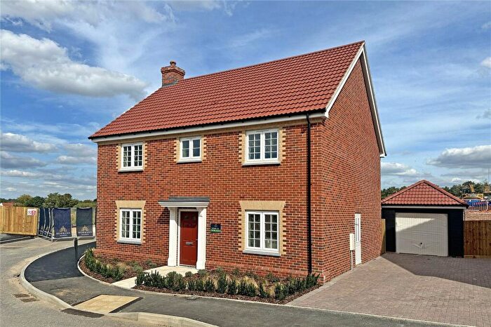 4 Bedroom Detached House For Sale In Beccles Road, Loddon, Norfolk, NR14