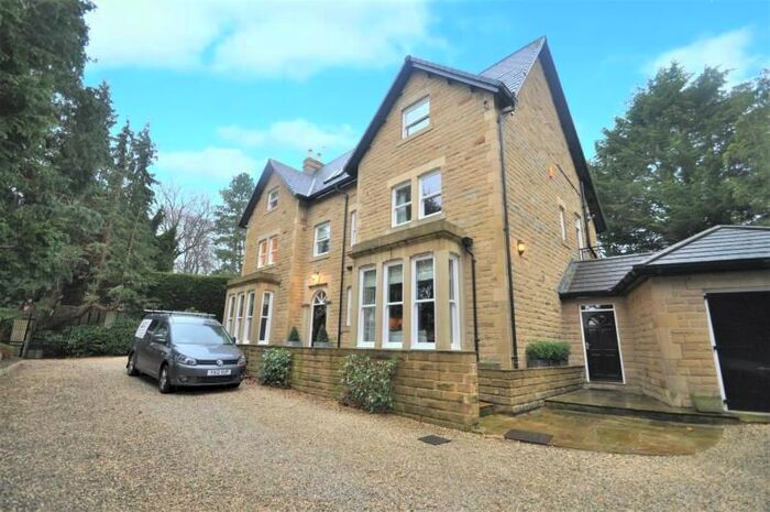 2 Bedroom Flat To Rent In The Oval, Harrogate, North Yorkshire HG2