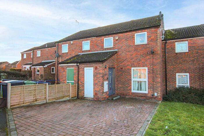 3 Bedroom Terraced House For Sale In Meadow Way, Leighton Buzzard, LU7