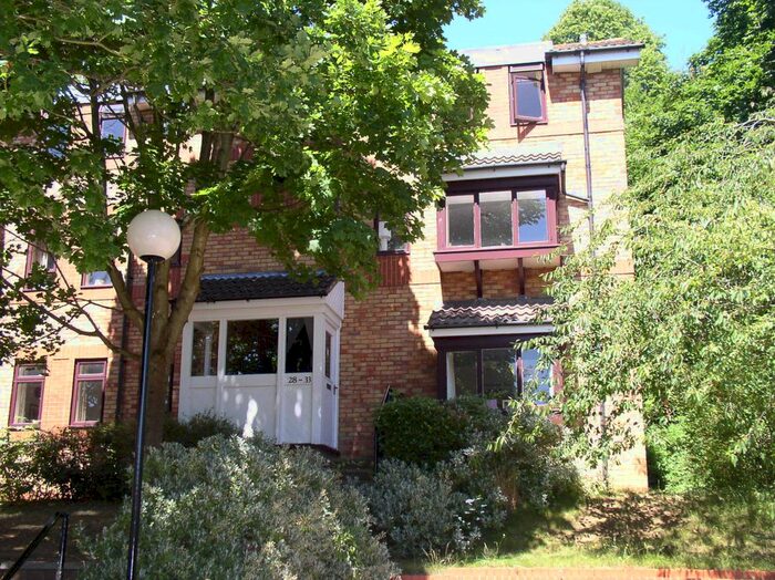 1 Bedroom Flat To Rent In Peperharow Road, Godalming, GU7