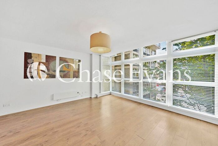 Studio For Sale In Metro Central Heights, Newington Causeway, Elephant Amp; Castle, London, SE1