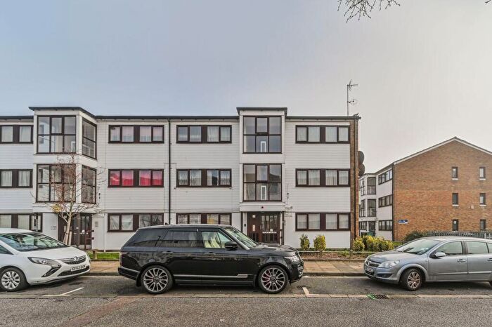 1 Bedroom Flat For Sale In Tenterden Road, Tottenham, London, N17