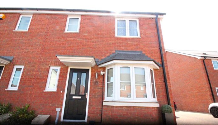 3 Bedroom End Of Terrace House To Rent In Great Clayne Road, Gravesend, Kent, DA12