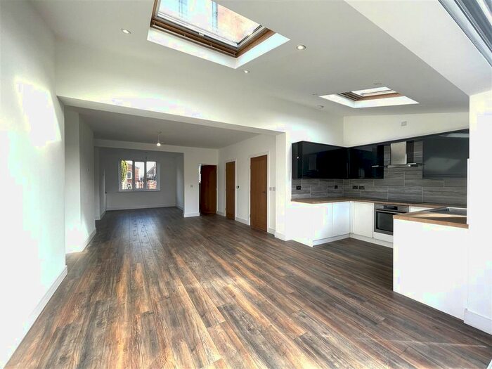 3 Bedroom Semi-Detached House To Rent In First Avenue, Royston, Barnsley, S71