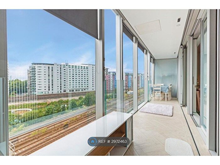 1 Bedroom Flat To Rent In Halliday House, London, SW11