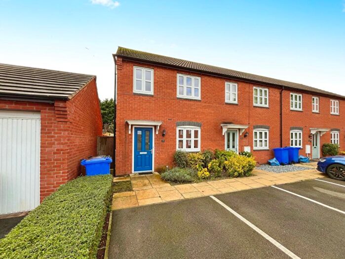 3 Bedroom End Of Terrace House To Rent In Perle Road, Burton-On-Trent, DE14