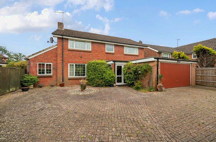 4 Bedroom Detached House For Sale In Holly Road, Ashurst, Southampton, Hampshire, SO40
