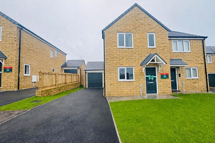 3 Bedroom Semi Detached House To Rent In Anchor Mews, Bradford, BD7