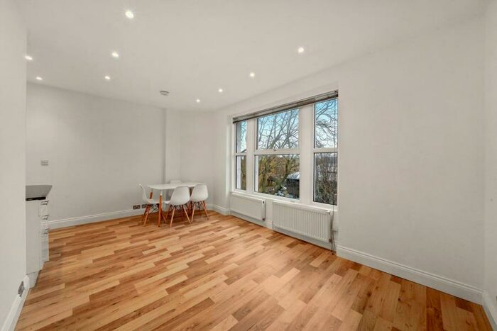 2 Bedroom Apartment To Rent In Brondesbury Road, Kilburn, NW6