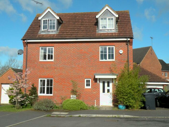 5 Bedroom House To Rent In Walker Grove, Hatfield, AL10