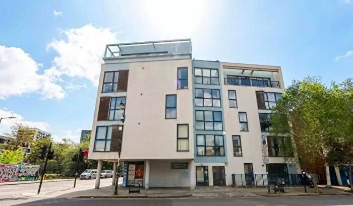 1 Bedroom Flat To Rent In Trafalger Point, Downham Road, Islington, Dalston, Hoxton, London, N1