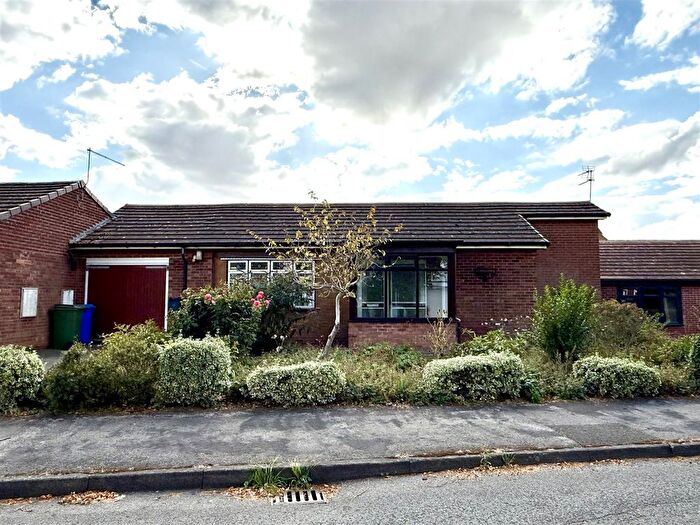 2 Bedroom Semi-detached Bungalow For Sale In Northfield Close, South Cave, HU15