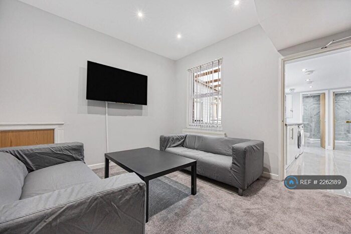 6 Bedroom Terraced House To Rent In St Johns St, Reading, RG1