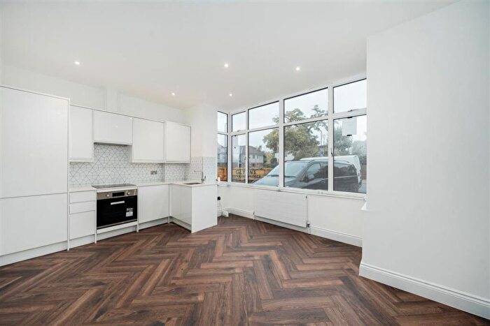 1 Bedroom Flat To Rent In Chatsworth Road, The Mapesbury, NW2
