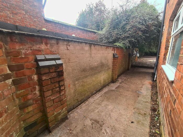 1 Bedroom Property To Rent In Worcester Road, Bromsgrove, B61