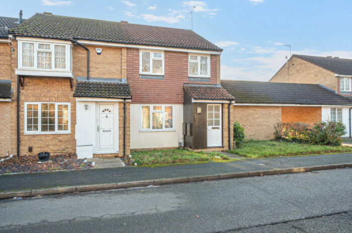 3 Bedroom End Of Terrace House For Sale In Tennyson Avenue, Houghton Regis, Dunstable, LU5