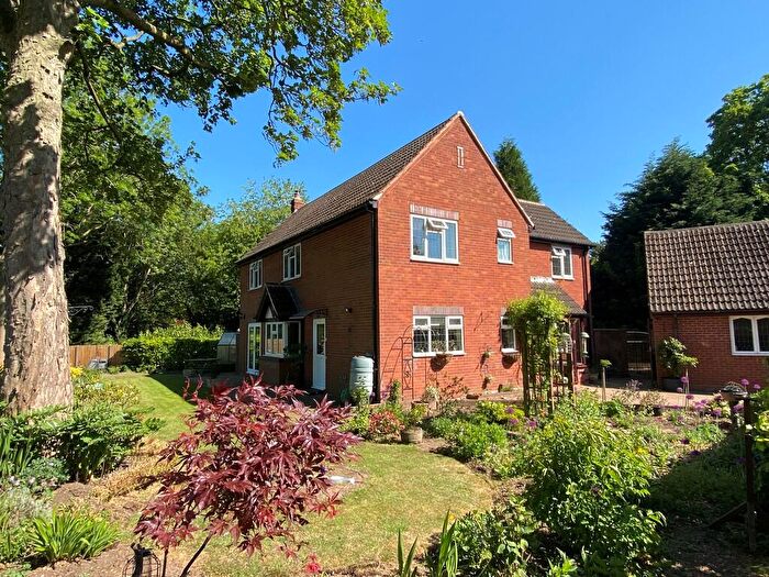 4 Bedroom Detached House For Sale In Chapel Green, Doveridge, DE6