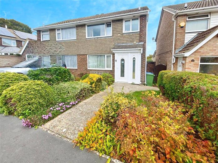 3 Bedroom Semi Detached House For Sale In Greyshott Avenue, Fareham, Hampshire, PO14