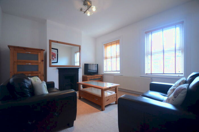 1 Bedroom Apartment To Rent In Norfolk Road, Reading, RG30