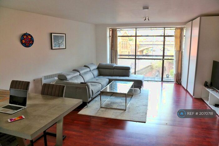 2 Bedroom Flat To Rent In Deansgate, Manchester, M3