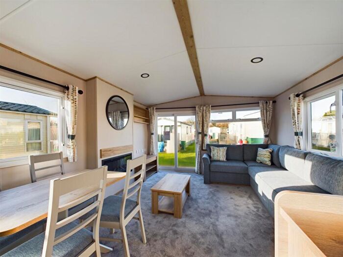 2 Bedroom Chalet For Sale In Woodthorpe Leisure Park, Woodthorpe, Alford, LN13
