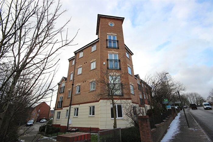 1 Bedroom Flat For Sale In Bay Avenue, Bilston, WV14