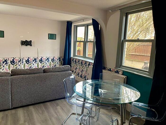 2 Bedroom Semi-Detached House To Rent In Islip Road, Oxford, OX2