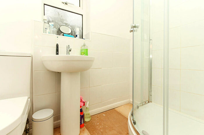 3 Bedroom Terraced House For Sale In Hatton Park Road, Wellingborough, NN8
