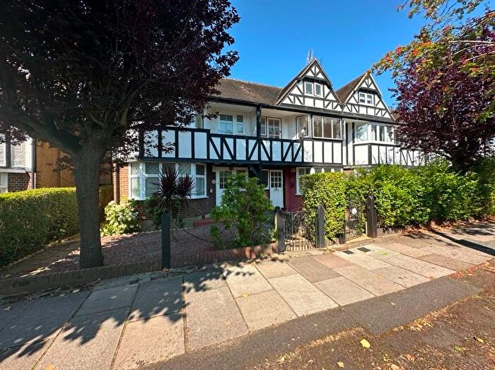 3 Bedroom Semi-Detached House To Rent In Princes Gardens, West Acton, London, W3